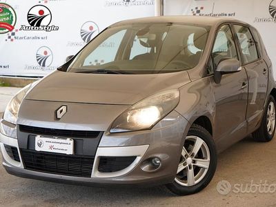 Usata Renault Scénic III Dynamique 110 CV (80 kW) 2011 Grigio Monovolume