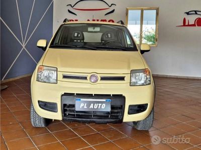 Begagnad Fiat Panda 70 HK (51 kW) 2011 Gul Halvkombi