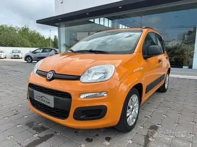 Usata Fiat Panda Easy 95 CV (69 kW) 2016 Arancione Utilitaria