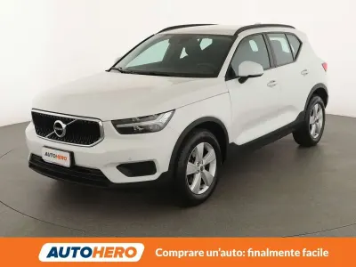 Usata Volvo XC40 Momentum 129 CV (94 kW) 2021 Bianco SUV