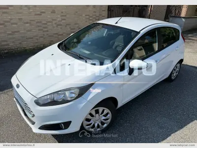 Begagnad Ford Fiesta 75 HK (55 kW) 2014 Vit Halvkombi
