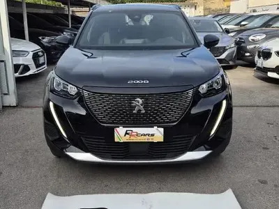 Usata Peugeot 2008 Allure 131 CV (96 kW) 2023 Nero SUV