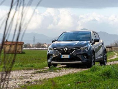 Usata Renault Captur Techno 94 CV (69 kW) 2023 Blu/azzurro SUV