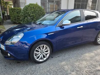Usata Alfa Romeo Giulietta Super 120 CV (88 kW) 2017 Bluazzurro Utilitaria