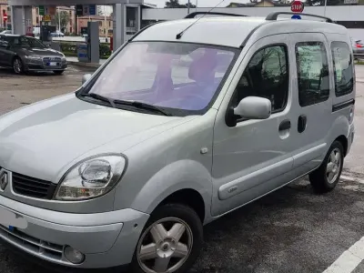 Usata Renault Kangoo Privilege 75 CV (55 kW) 2006 Monovolume