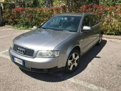 Usata Audi A4 Ambiente 131 CV (96 kW) 2004 Argento Station wagon
