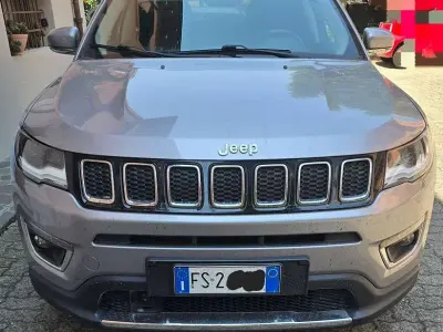 Usata Jeep Compass Limited 170 CV (125 kW) 2018 Grigio SUV