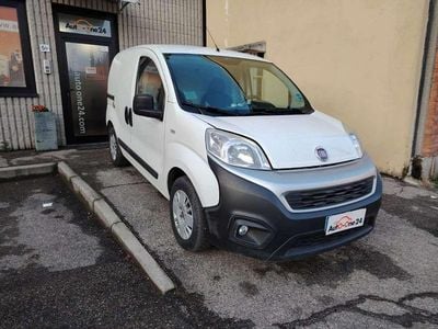 Usata Fiat Fiorino 80 CV (58 kW) 2016 Bianco pastello Monovolume
