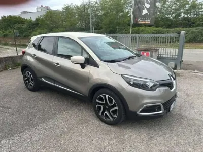 Usata Renault Captur 90 CV (66 kW) 2014 Beige SUV