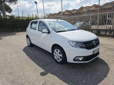 Usata Dacia Sandero Lauréate 75 CV (55 kW) 2013 Berlina
