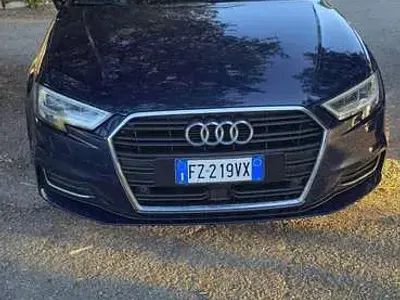 Usata Audi A3 131 CV (96 kW) 2020 Blu/azzurro Berlina
