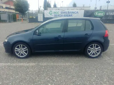 Usata VW Golf V Sportline 140 CV (102 kW) 2007 Blu/azzurro Berlina