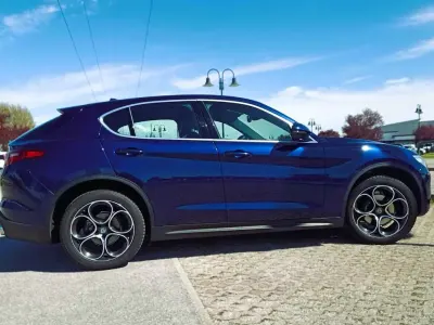 Usata Alfa Romeo Stelvio Veloce 209 CV (153 kW) 2019 Blu/azzurro SUV