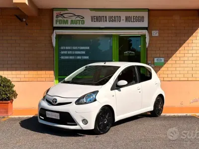 Usata Toyota Aygo Connect Style 68 CV (50 kW) 2012 Bianco Utilitaria