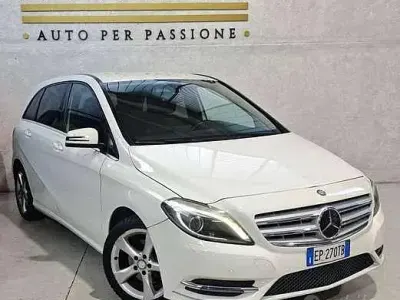 Usata Mercedes B180 Premium 121 CV (88 kW) 2013 Bianco Monovolume