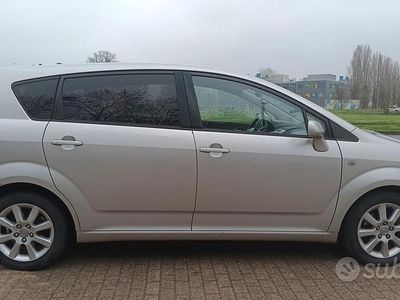 Usata Toyota Corolla Verso 2007 Grigio Monovolume