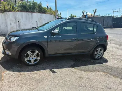 Usata Dacia Sandero Stepway 90 CV (66 kW) 2019 Grigio Berlina