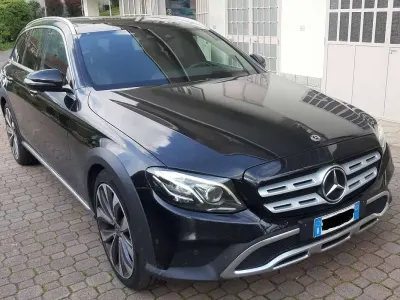 Usata Mercedes E220 All-Terrain Premium 194 CV (142 kW) 2018 Nero Station wagon