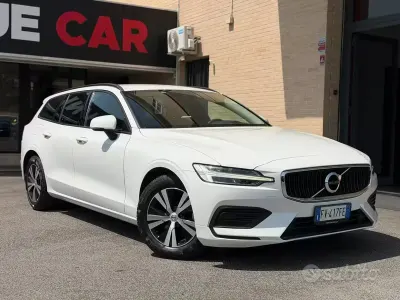 Usata Volvo V60 Business Edition 150 CV (110 kW) 2019 Bianco Station wagon
