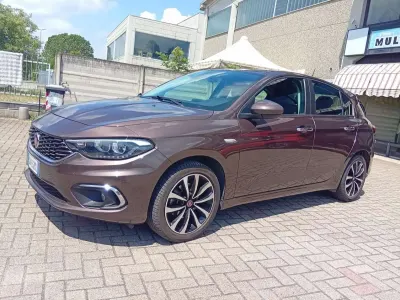Usata Fiat Tipo Lounge 95 CV (69 kW) 2020 Marrone/bronzo met Berlina