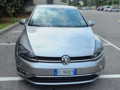 Usata VW Golf VII Executive 116 CV (85 kW) 2017 Argento Berlina