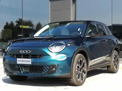 Usata Fiat 600 La Prima 110 CV (80 kW) 2025 Verde SUV