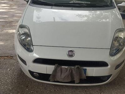 Usata Fiat Punto 75 CV (55 kW) 2015 Utilitaria