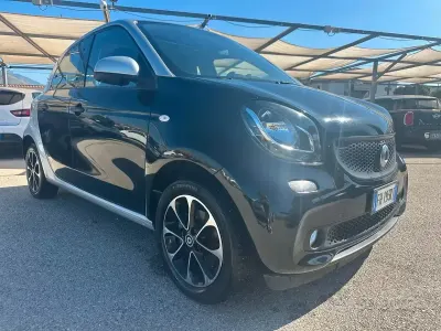 Usado Smart ForFour Prime 71 CV (52 kW) 2016 Negro Utilitario