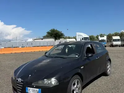 Usata Alfa Romeo 147 120 CV (88 kW) 2006 Nero Utilitaria