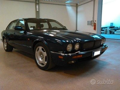 Usata Jaguar XJR 325 CV (239 kW) 1995 Blu Berlina