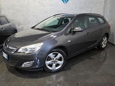 Usata Opel Astra 110 CV (80 kW) 2012 Grigio Station wagon