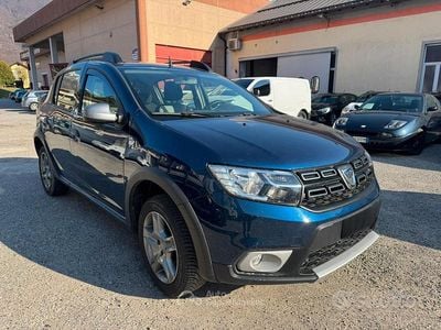 Usata Dacia Sandero 90 CV (66 kW) 2019 Blu Berlina