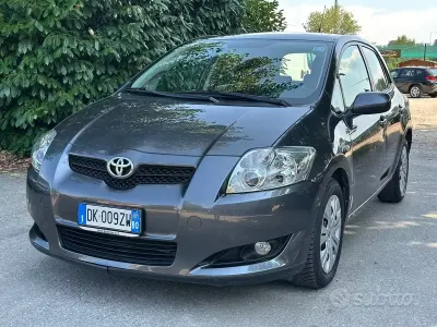 Usata Toyota Auris Sol 124 CV (91 kW) 2007 Grigio Utilitaria