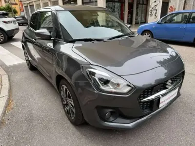 Usata Suzuki Swift 83 CV (61 kW) 2023 Grigio Utilitaria