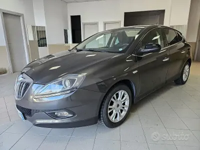 Usata Lancia Delta Gold 120 CV (88 kW) 2011 Grigio Utilitaria