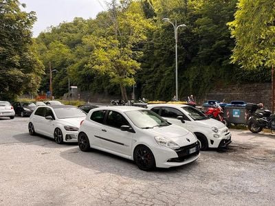 Usata Renault Clio R.S. R.S. 203 CV (149 kW) 2011 Bianco Utilitaria