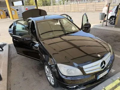 Usata Mercedes C220 Avantgarde 170 CV (125 kW) 2007 Nero Berlina