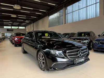 Usata Mercedes E220 194 CV (142 kW) 2019 Nero Berlina