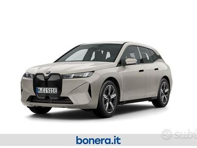 Nuova BMW iX 300 kW (408 CV) 2025 Grigio SUV