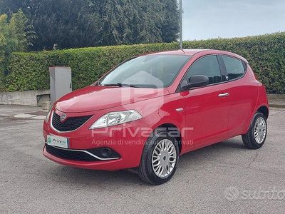 Usata Lancia Ypsilon Platinum 85 CV (62 kW) 2016 Rosso Utilitaria