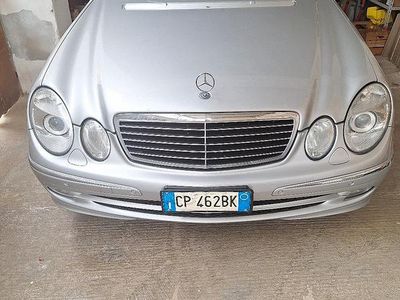 Usata Mercedes 220 Avantgarde 150 CV (110 kW) 2005 Berlina