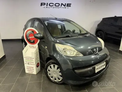 Usata Peugeot 107 68 CV (50 kW) 2007 Grigio Utilitaria