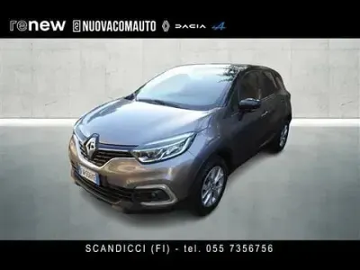 Usata Renault Captur 90 CV (66 kW) 2019 Grigio scuro SUV