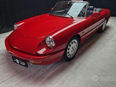Usata Alfa Romeo Spider 130 CV (95 kW) 1993 Rosso Cabrio