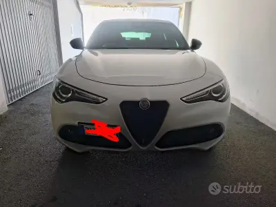 Usata Alfa Romeo Stelvio 209 CV (153 kW) 2018 Bianco SUV
