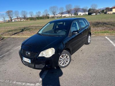 Usado VW Polo Comfortline 85 CV (62 kW) 2010 Negro Berlina