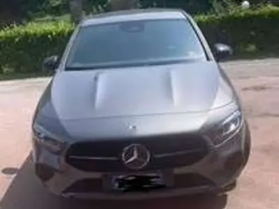 Usata Mercedes A180 Advanced 116 CV (85 kW) 2023 Grigio Berlina