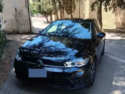 Usata VW Polo Life 80 CV (58 kW) 2023 Nero Utilitaria