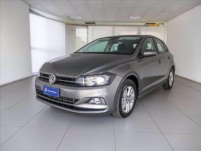 Usata VW Polo Comfortline 95 CV (69 kW) 2019 Limestone grey metallizzato Utilitaria