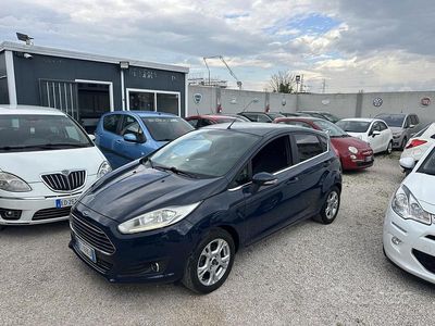 Usata Ford Fiesta Titanium 95 CV (69 kW) 2016 Blu Berlina